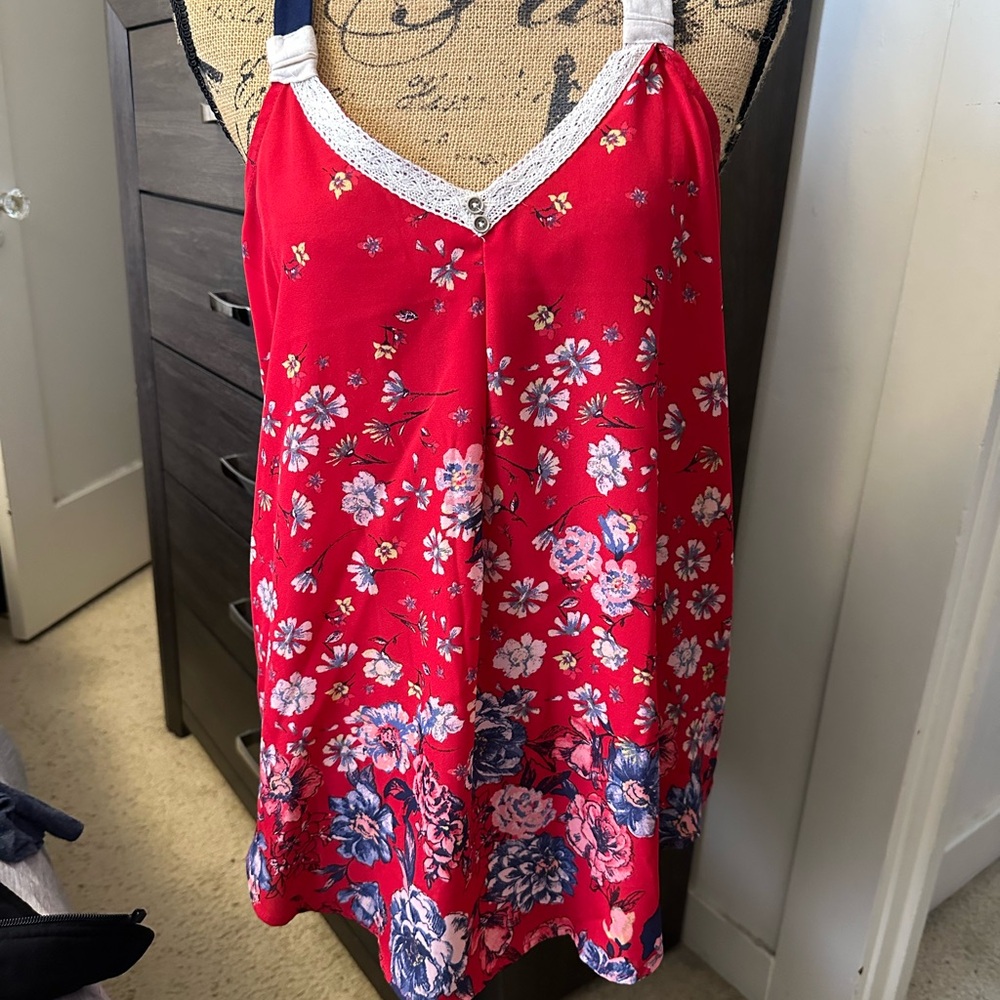 Xhilaration Red and White Floral Chemise with Lace Trim